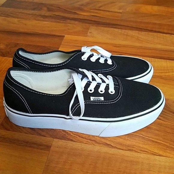 womens size 9 sneaker in men's